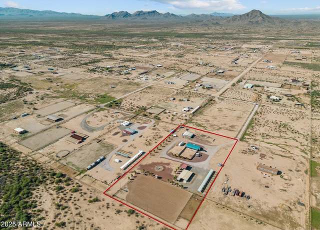 Property at 51528 N 460th Dr, Wickenburg, AZ 85390, 5 beds, 3 baths