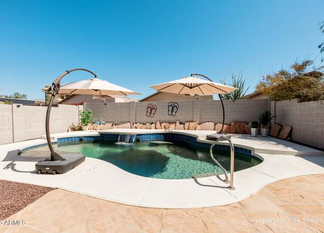 Property at 4712 E Lone Cactus Dr, Phoenix, AZ 85050, 3 beds, 2 baths