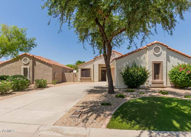 Property at 8628 W Maui Ln, Peoria, AZ 85381, 2 beds, 2 baths