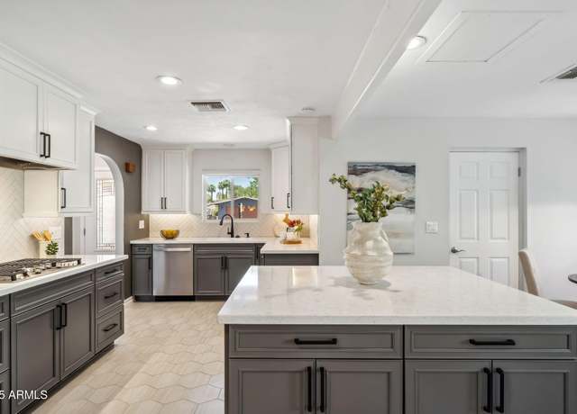 Property at 3221 N 41st Pl, Phoenix, AZ 85018, 4 beds, 3 baths