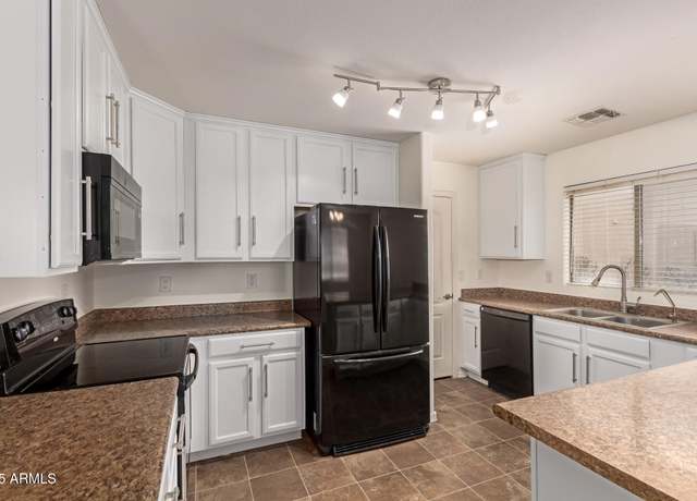 Property at 18856 N Comet Trl, Maricopa, AZ 85138, 5 beds, 3 baths