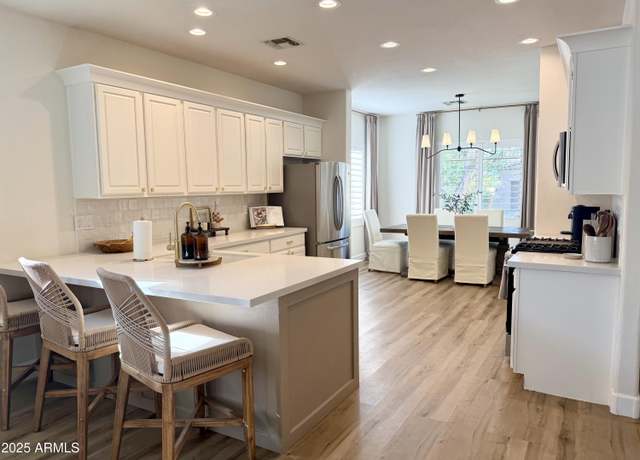 Property at 8450 W Quail Track Dr, Peoria, AZ 85383, 4 beds, 2 baths