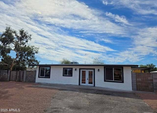 Property at 770 S Pinal Dr, Apache Junction, AZ 85120, 5 beds, 3 baths