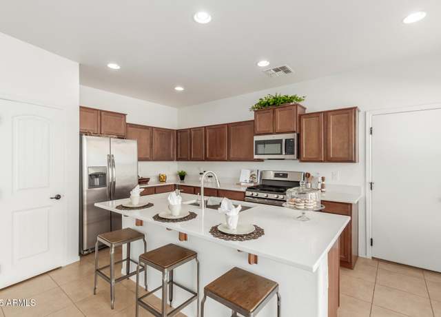 Property at 3467 S Falcon Dr, Gilbert, AZ 85297, 4 beds, 2.5 baths