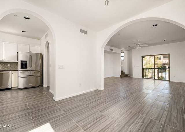 Property at 3935 E Rough Rider Rd #1282, Phoenix, AZ 85050, 2 beds, 2.5 baths