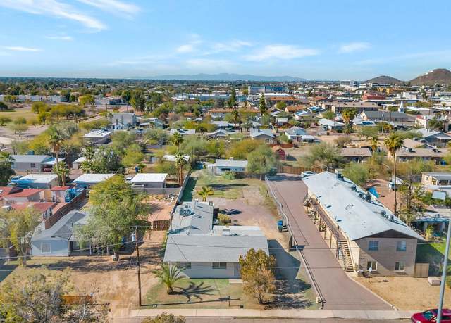 Property at 8916 N 11 St, Phoenix, AZ 85020, 3 beds, 2 baths