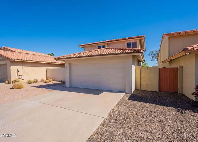 Property at 9833 S 44th St, Phoenix, AZ 85044, 3 beds, 2.5 baths