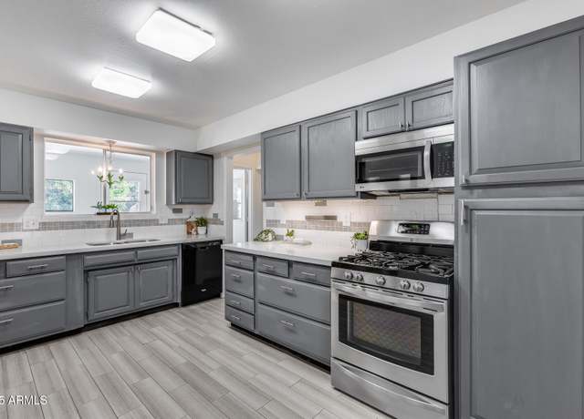 Property at 9928 W Hope Cir N, Sun City, AZ 85351, 3 beds, 2 baths