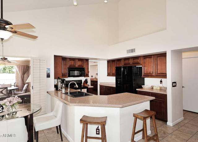 Property at 9230 N 101st St, Scottsdale, AZ 85258, 3 beds, 2 baths