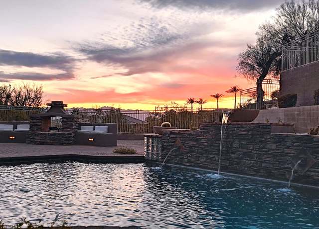Property at 136 E Desert Wind Dr, Phoenix, AZ 85048, 4 beds, 3 baths