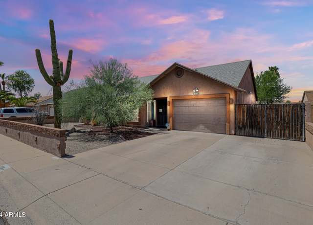 Property at 7138 W Sierra Vista Dr W, Glendale, AZ 85303, 2 beds, 2 baths