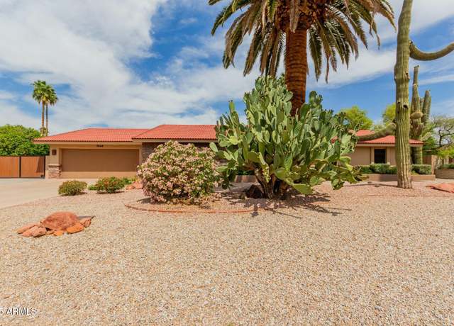 Property at 7634 W Bluefield Ave, Glendale, AZ 85308, 3 beds, 2.5 baths