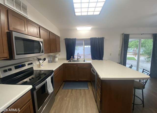 Property at 903 W Jacinto Cir, Mesa, AZ 85210, 3 beds, 2 baths