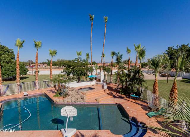 Property at 5237 N 106th Ave, Glendale, AZ 85307, 4 beds, 4.5 baths