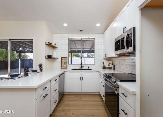Property at 1338 E Tonto Ln, Phoenix, AZ 85024, 4 beds, 2 baths