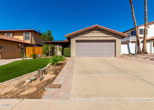 Property at 9802 S 44th St, Phoenix, AZ 85044, 3 beds, 2 baths