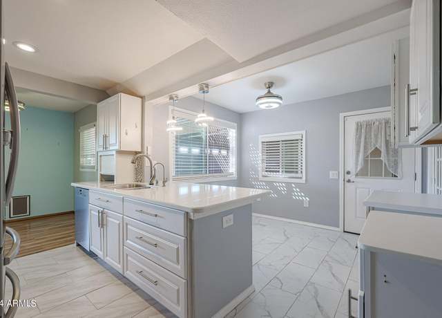 Property at 9802 W Redwood Dr, Sun City, AZ 85351, 2 beds, 2 baths