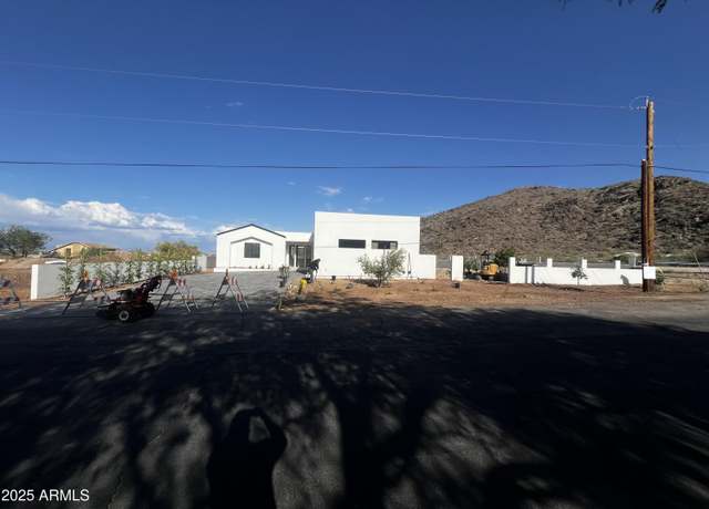 Property at 9027 S 19th St, Phoenix, AZ 85042, 4 beds, 2.5 baths