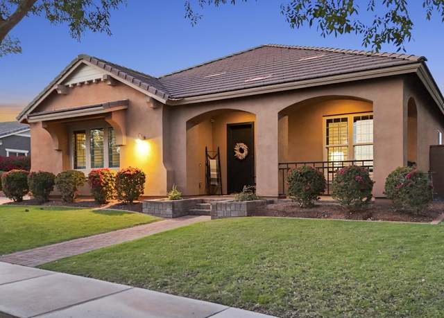 Property at 20546 W Summit Pl, Buckeye, AZ 85396, 5 beds, 3 baths