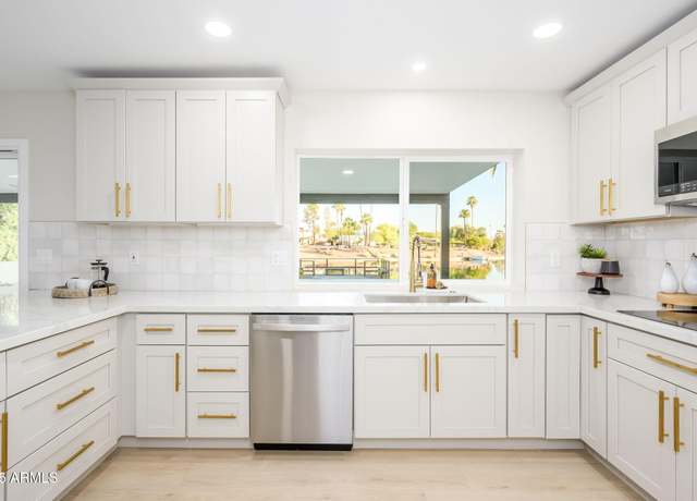 Property at 2552 S Playa --, Mesa, AZ 85202, 5 beds, 3 baths