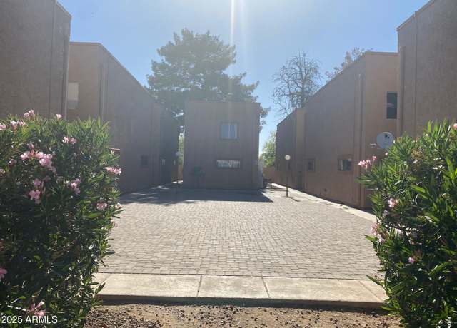 Property at 6302 N 64th Dr #12, Glendale, AZ 85301, 2 beds, 1.5 baths