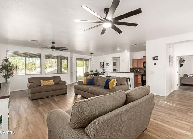 Property at 8209 S 23rd Pl, Phoenix, AZ 85042, 3 beds, 2 baths