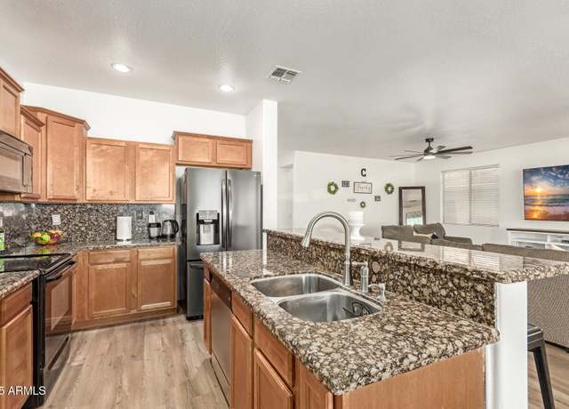 Property at 8209 S 23rd Pl, Phoenix, AZ 85042, 3 beds, 2 baths