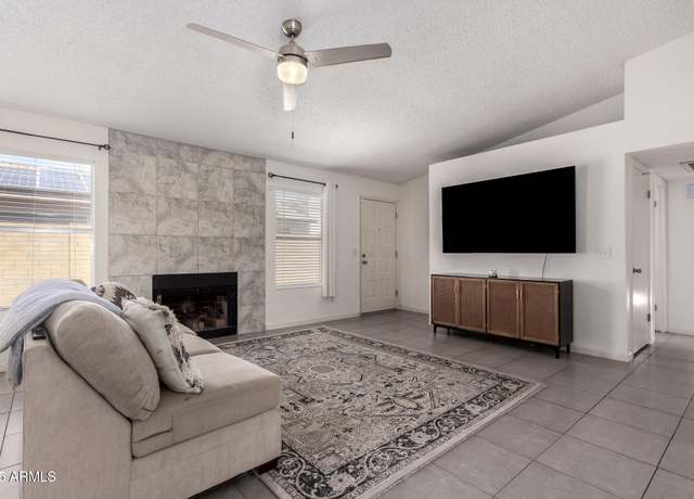 Property at 19202 N 14th St, Phoenix, AZ 85024, 3 beds, 2 baths