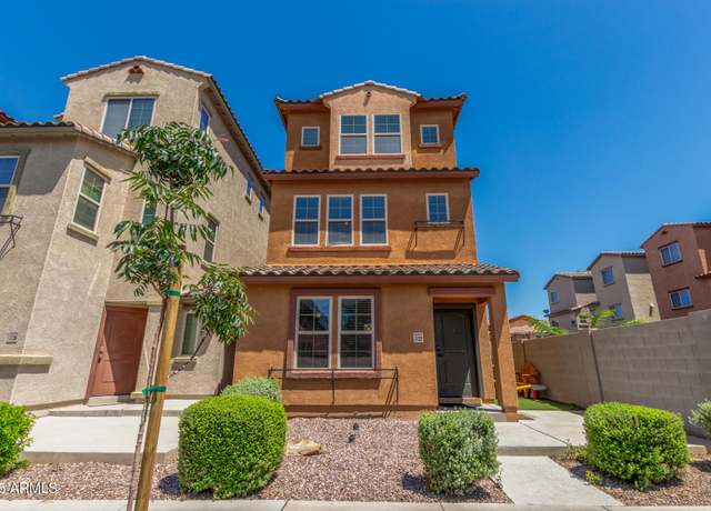 Property at 7732 W Bonitos Dr, Phoenix, AZ 85035, 2 beds, 2.5 baths