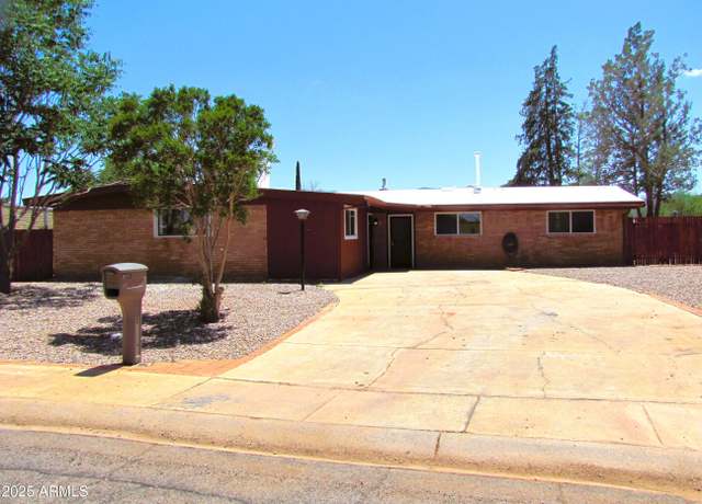Property at 2148 Madera Dr, Sierra Vista, AZ 85635, 4 beds, 3 baths