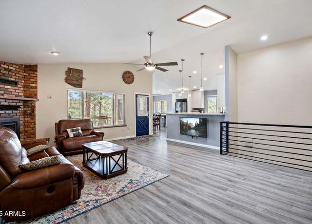Property at 1080 N 47th Dr, Show Low, AZ 85901, 3 beds, 3 baths