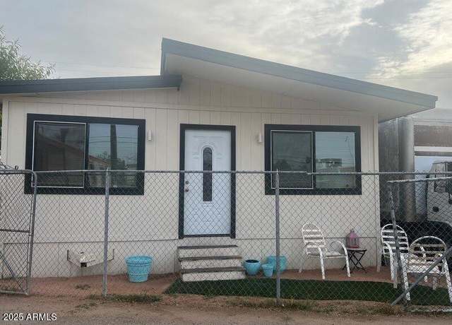 Property at 6420 W Van Buren St Unit B4, Phoenix, AZ 85043, 4 beds, 2 baths