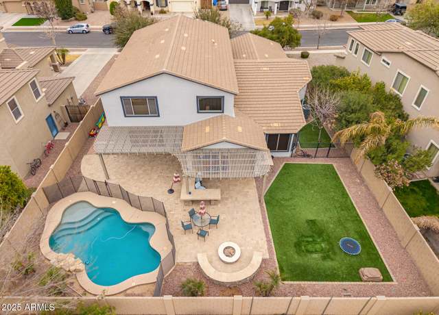 Property at 3241 E Aris Dr, Gilbert, AZ 85298, 4 beds, 2.5 baths