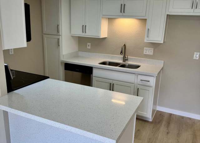 Property at 6810 N 35th Ave Unit H, Phoenix, AZ 85017, 2 beds, 1 bath