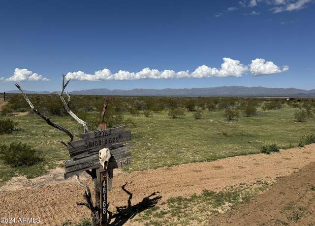 Property at 00XX N 529th Ave Parcel 2B -- Unit -, Aguila, AZ 85320