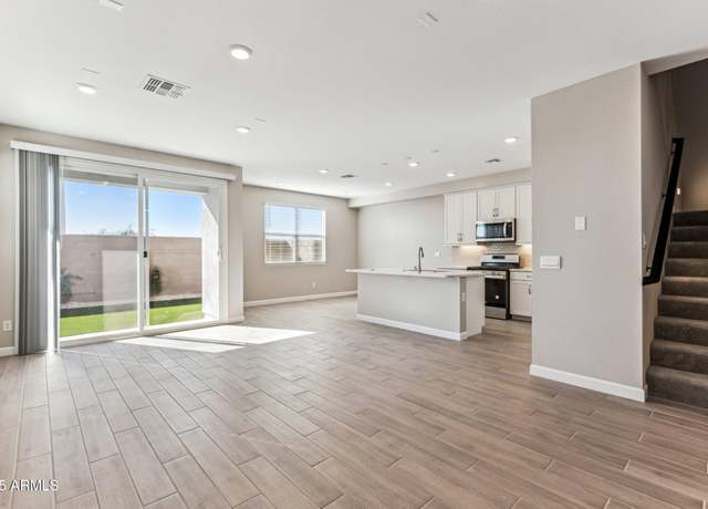 Property at 5844 E Covey Ln, Phoenix, AZ 85054, 3 beds, 2.5 baths