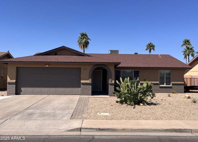 Property at 2130 W Devonshire St, Mesa, AZ 85201, 3 beds, 2 baths