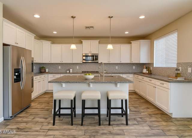 Property at 2721 E Dunbar Dr, Phoenix, AZ 85042, 5 beds, 3 baths