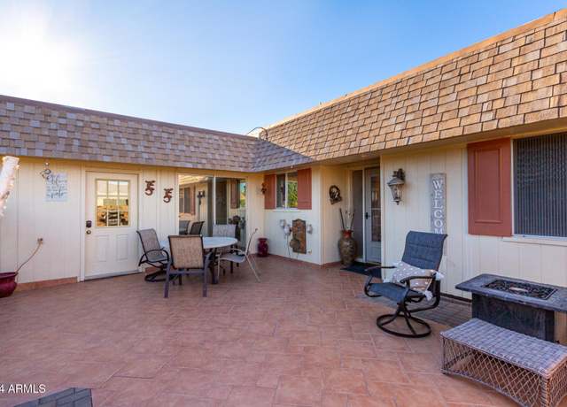 Property at 10413 W Camelot Cir, Sun City, AZ 85351, 2 beds, 1.75 baths