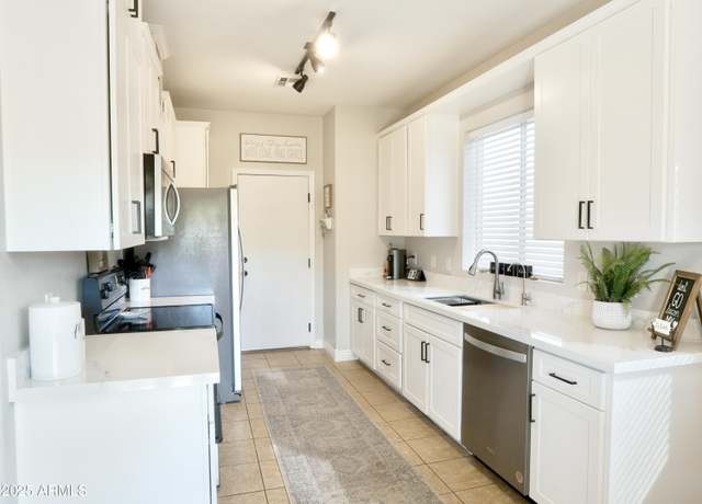 Property at 34913 N 30th Dr, Phoenix, AZ 85086, 3 beds, 2.5 baths