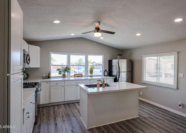 Property at 11275 N 99th Ave #170, Peoria, AZ 85345, 2 beds, 2 baths