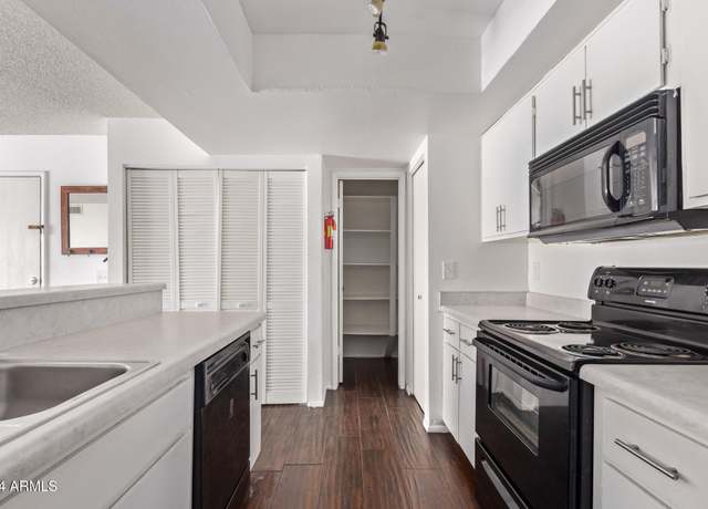 Property at 1920 W Lindner Ave #137, Mesa, AZ 85202, 2 beds, 2 baths