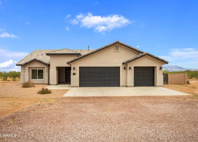Property at 5731 Padilla Dr, Hereford, AZ 85615, 4 beds, 3 baths