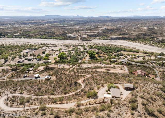 Property at 36855 S Rincon Rd, Wickenburg, AZ 85390, 2 beds, 1.5 baths