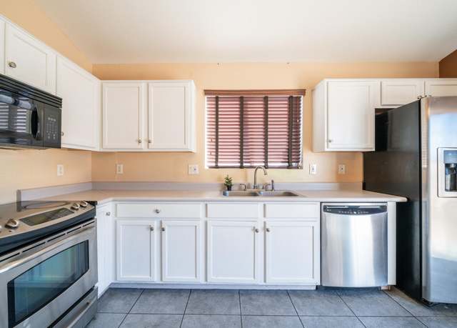 Property at 10851 E Clovis Ave, Mesa, AZ 85208, 3 beds, 2 baths
