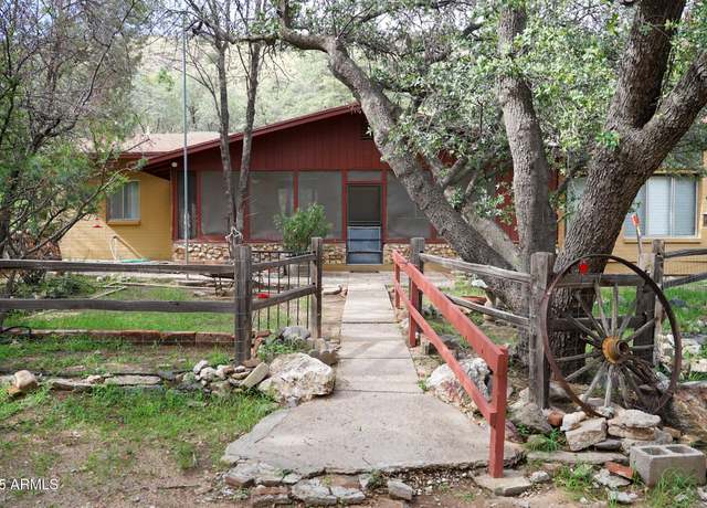 Property at 37 E Brown Canyon Rd, Hereford, AZ 85615, 5 beds, 2 baths