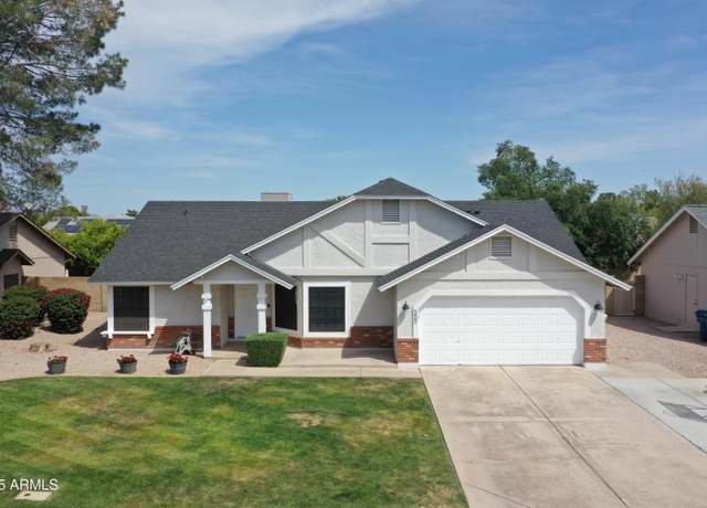 Property at 555 S Bermuda Cir, Mesa, AZ 85206, 3 beds, 2 baths