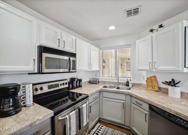 Property at 10401 N 52nd St #210, Paradise Valley, AZ 85253, 2 beds, 2 baths