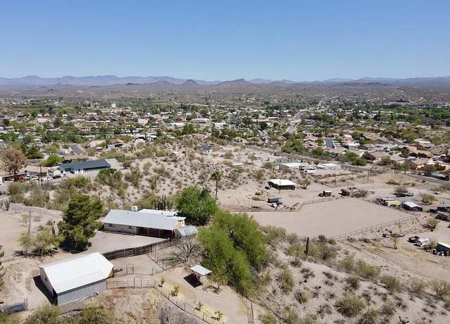 Property at 637 Chaparral Rd, Wickenburg, AZ 85390, 3 beds, 1.5 baths