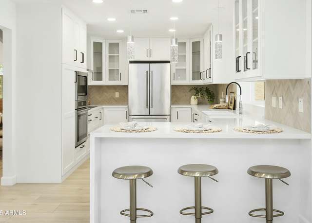 Property at 1052 E Sandpiper Dr, Tempe, AZ 85283, 5 beds, 3.5 baths